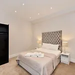 Three Bedroom Flat In South Kensington