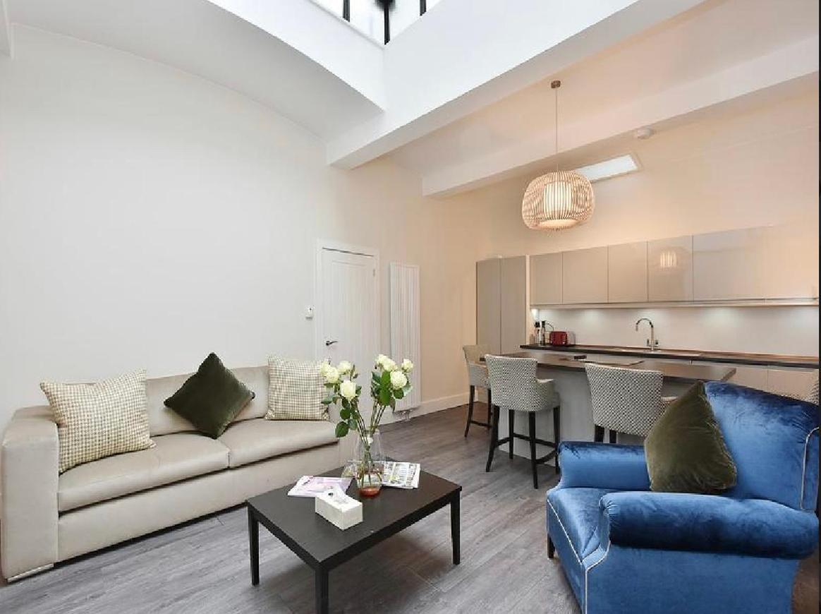 Apartment Three Bedroom Flat In South Kensington *